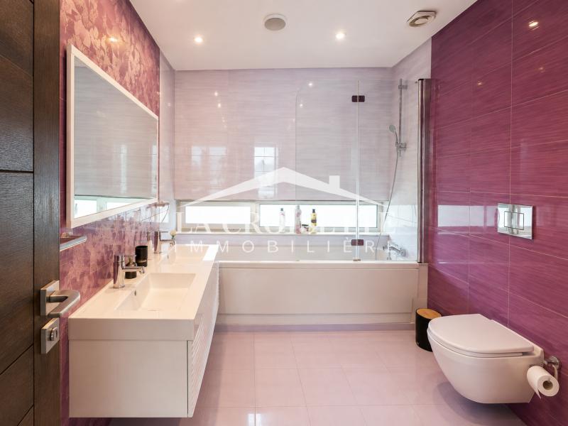 Penthouse meublé S+4 avec piscine et vue sur lac au Lac 2